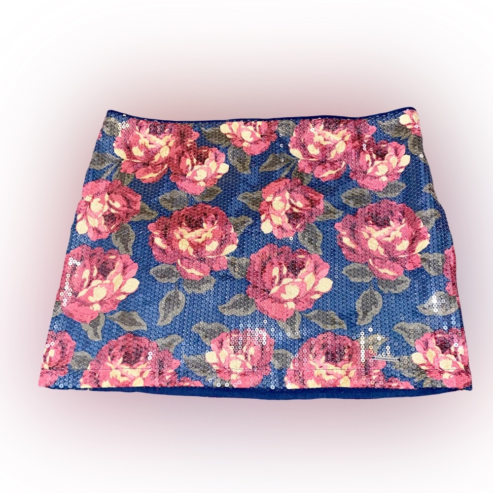 VTG ABERCROMBIE & FITCH RED AND BLUE FLORAL SEQUIN MINI SKIRT // SIZE 10⭐️